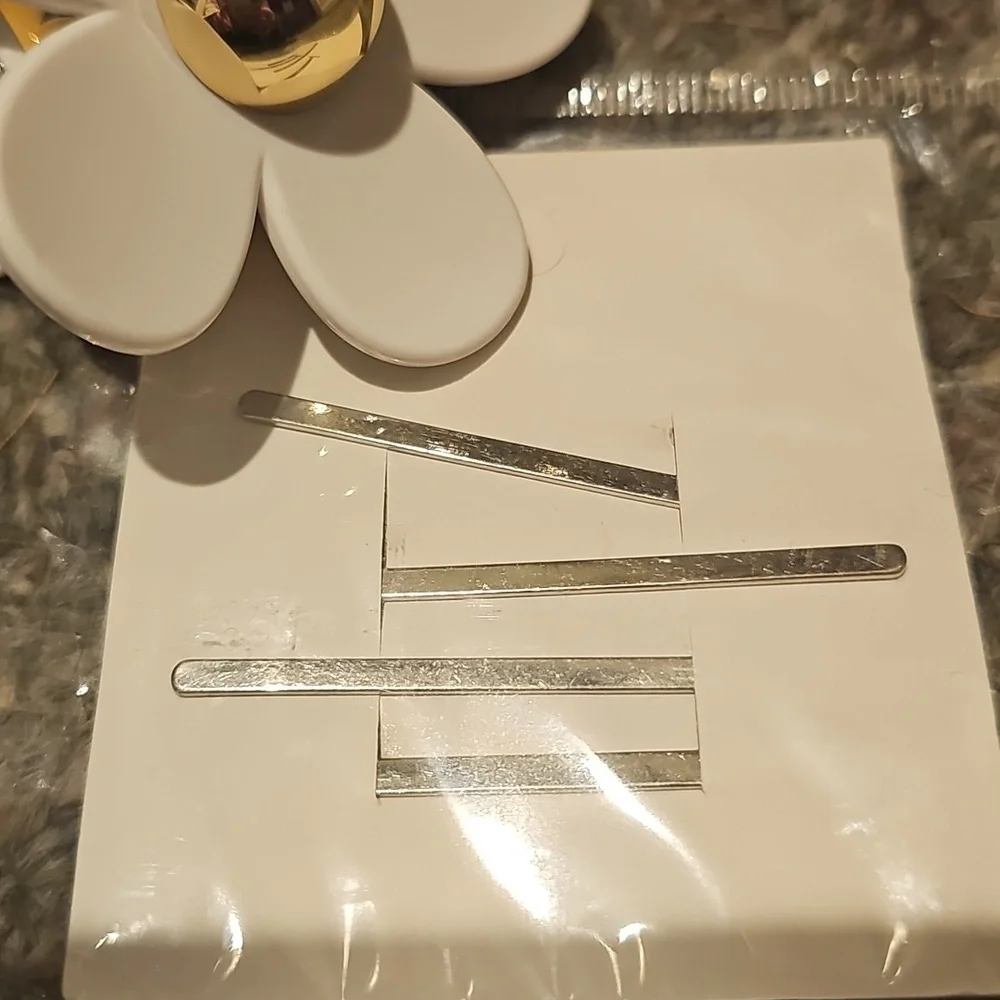 NWT LULULEMON hair clips